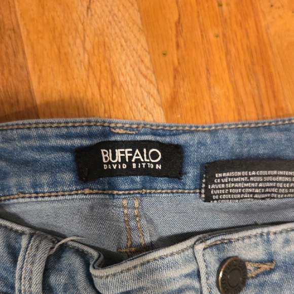 Buffalo David Bitton Light Wash Distressed Skinny Jean Size 12/32 - Picture 2 of 7